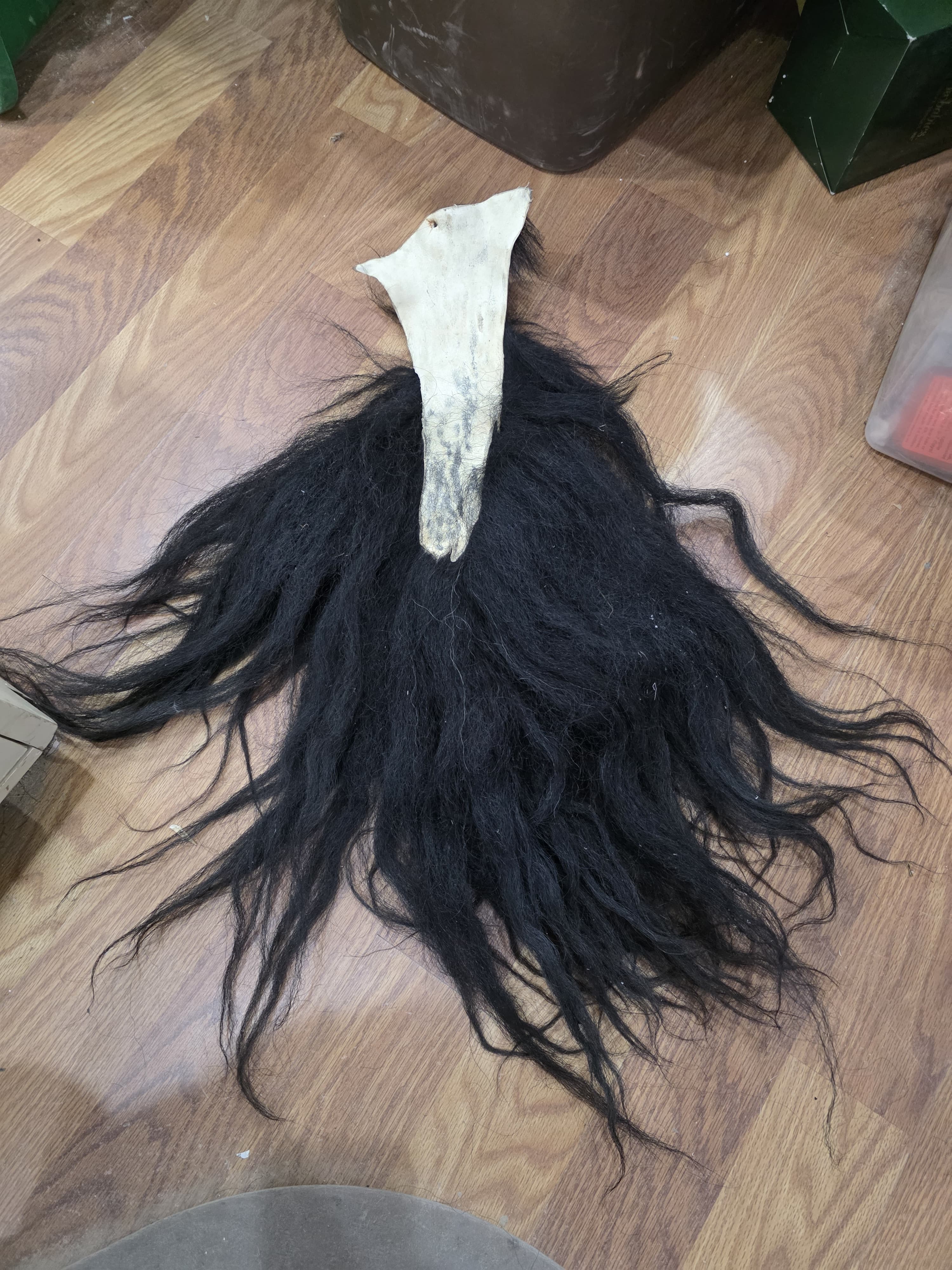 JVTL18 - Yak Tail – 33” Rustic Decorative Display