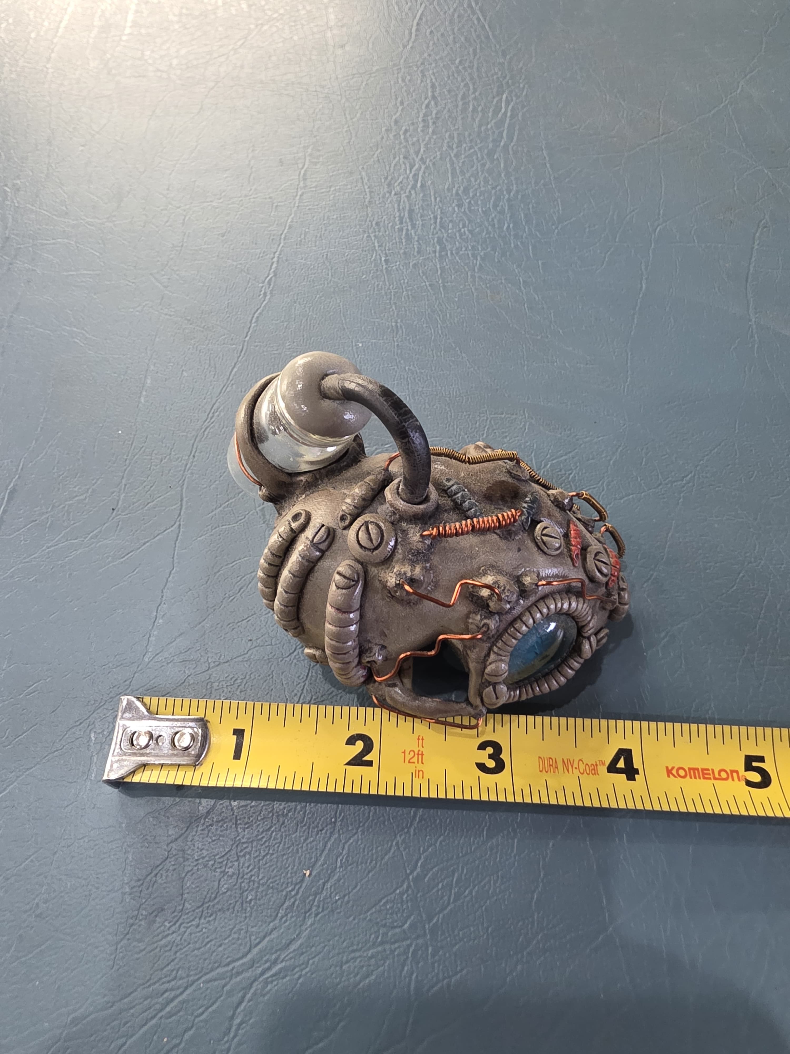 Fhst1 - Steampunk Monkey Skull Display