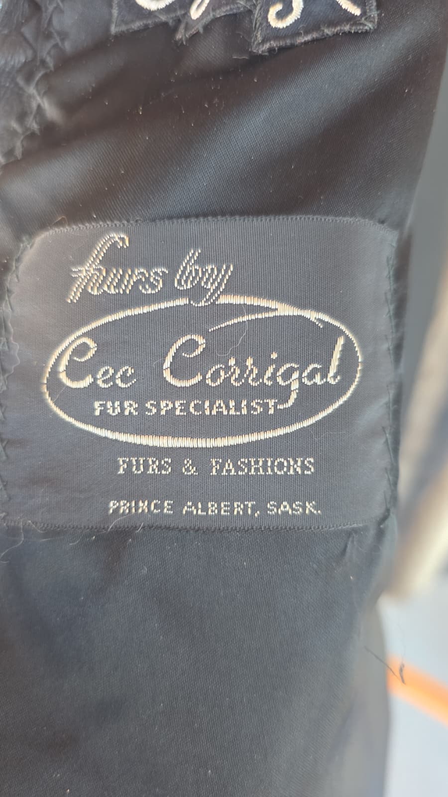 Fhct10 - Raccoon Fur Coat by Cec Corrigal – Classic Luxury Fur Outerwear
