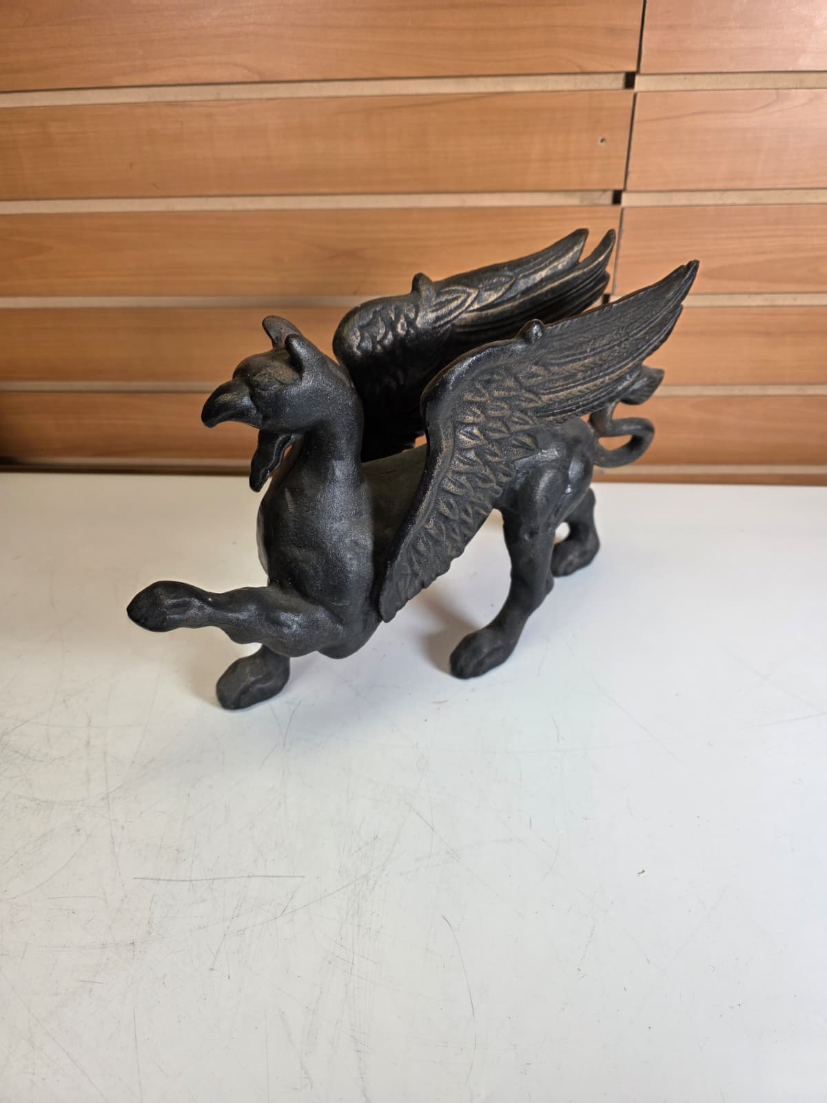 Fhbr8 - Winged Griffin Statue – Mythical Decorative Figure