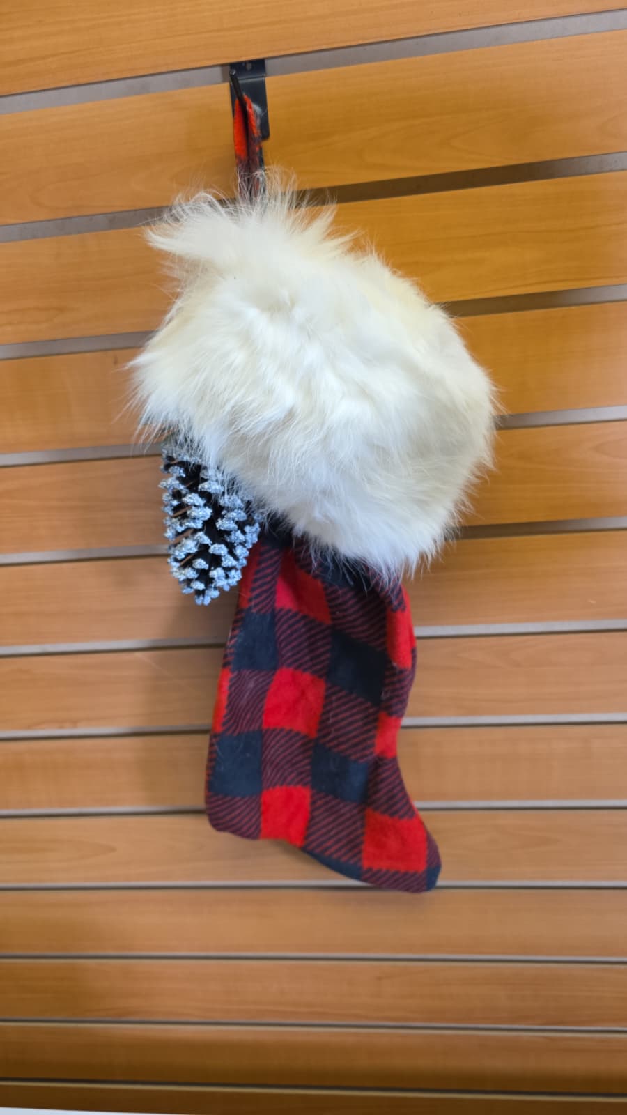 FHSUZ32 - White Fox – Checkered Pine Cone Display