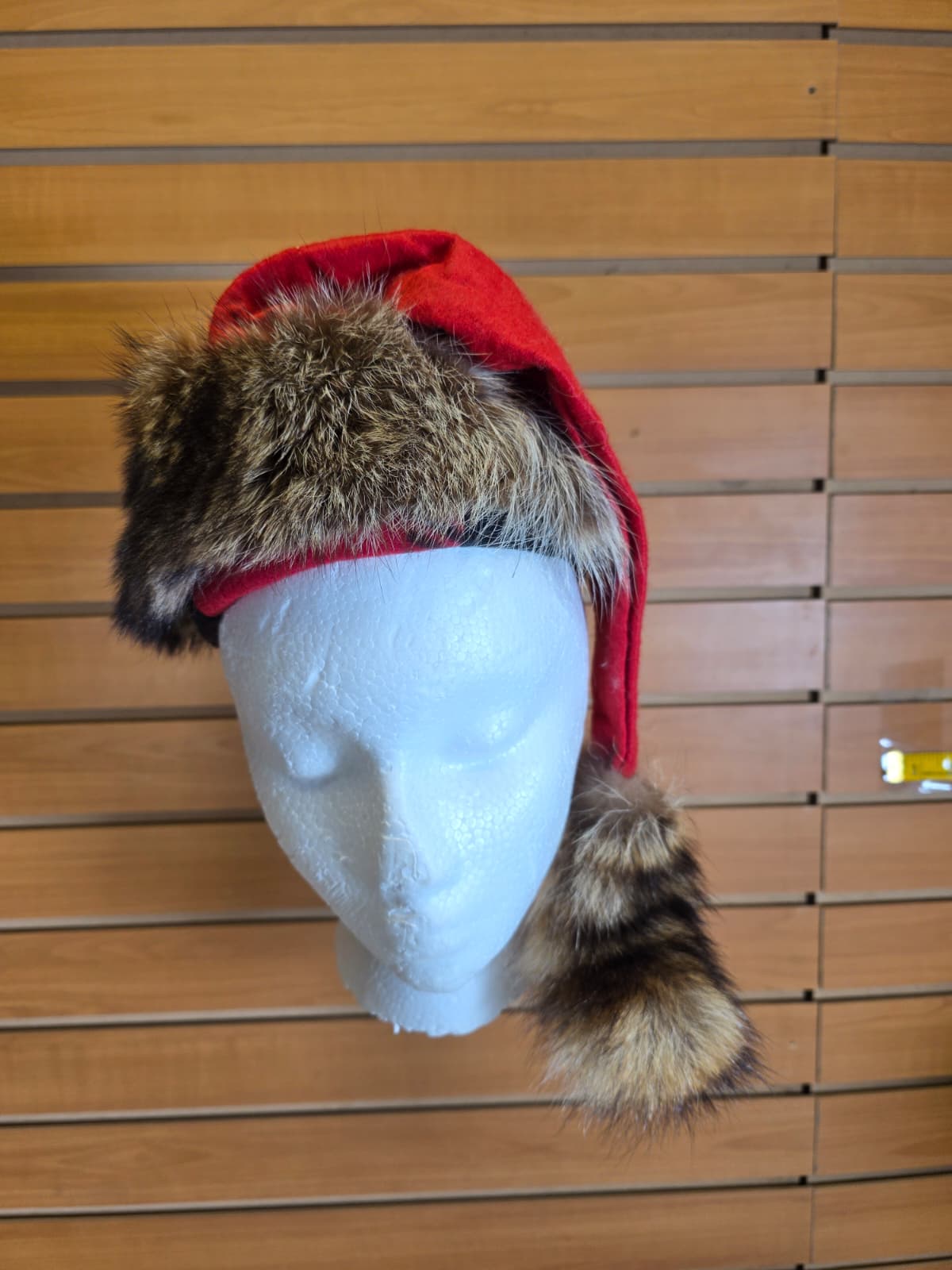 FHSUZ38 - Raccoon Fur Hat
