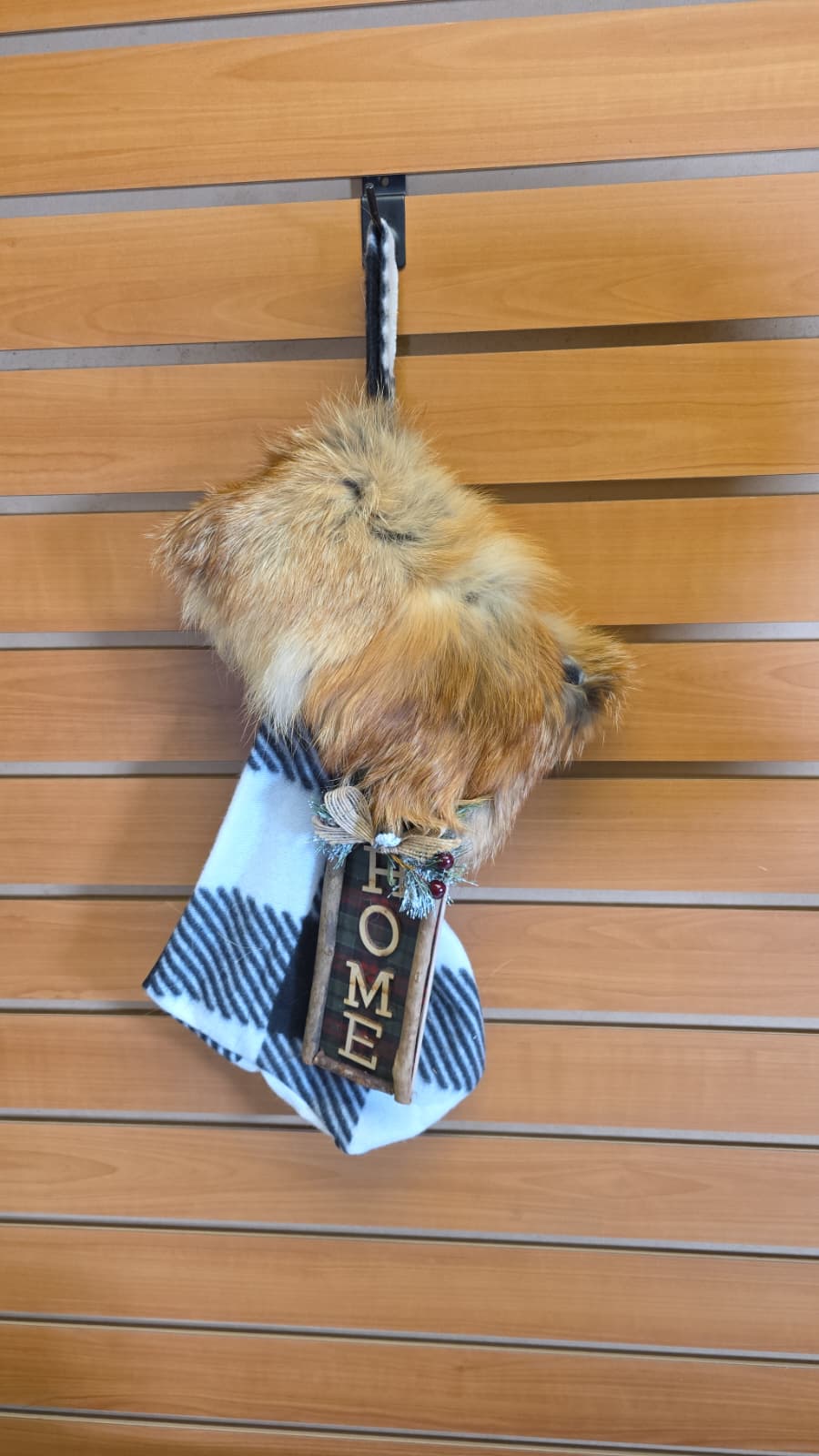 FHSUZ29 - Red Fox Hide – Door Hanger