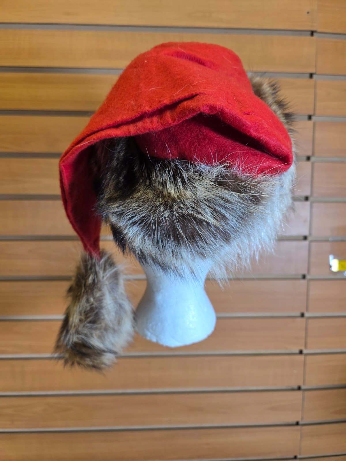 FHSUZ38 - Raccoon Fur Hat