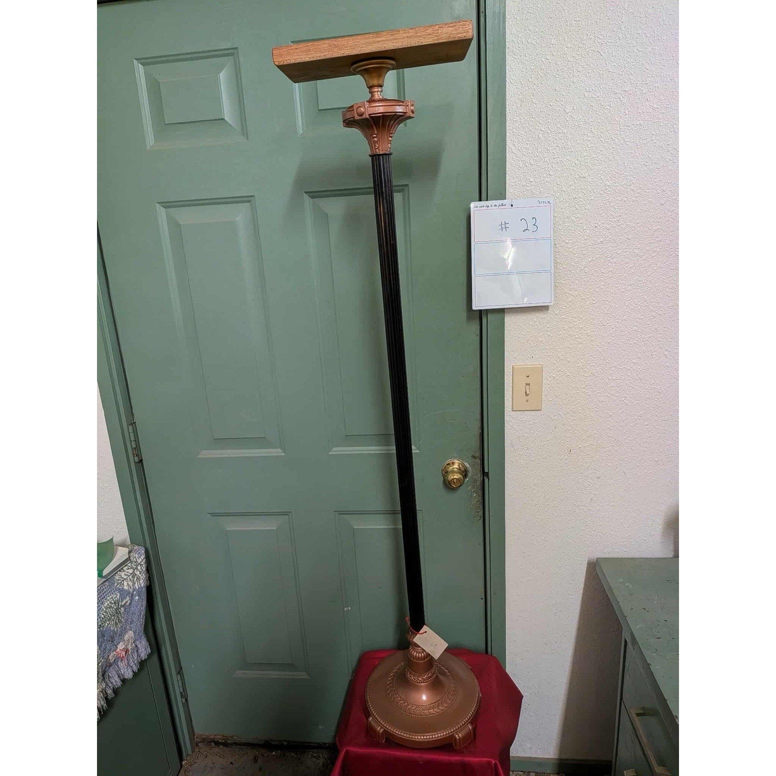 FHPATP2-Fancy stand for peacock or other bird mounts