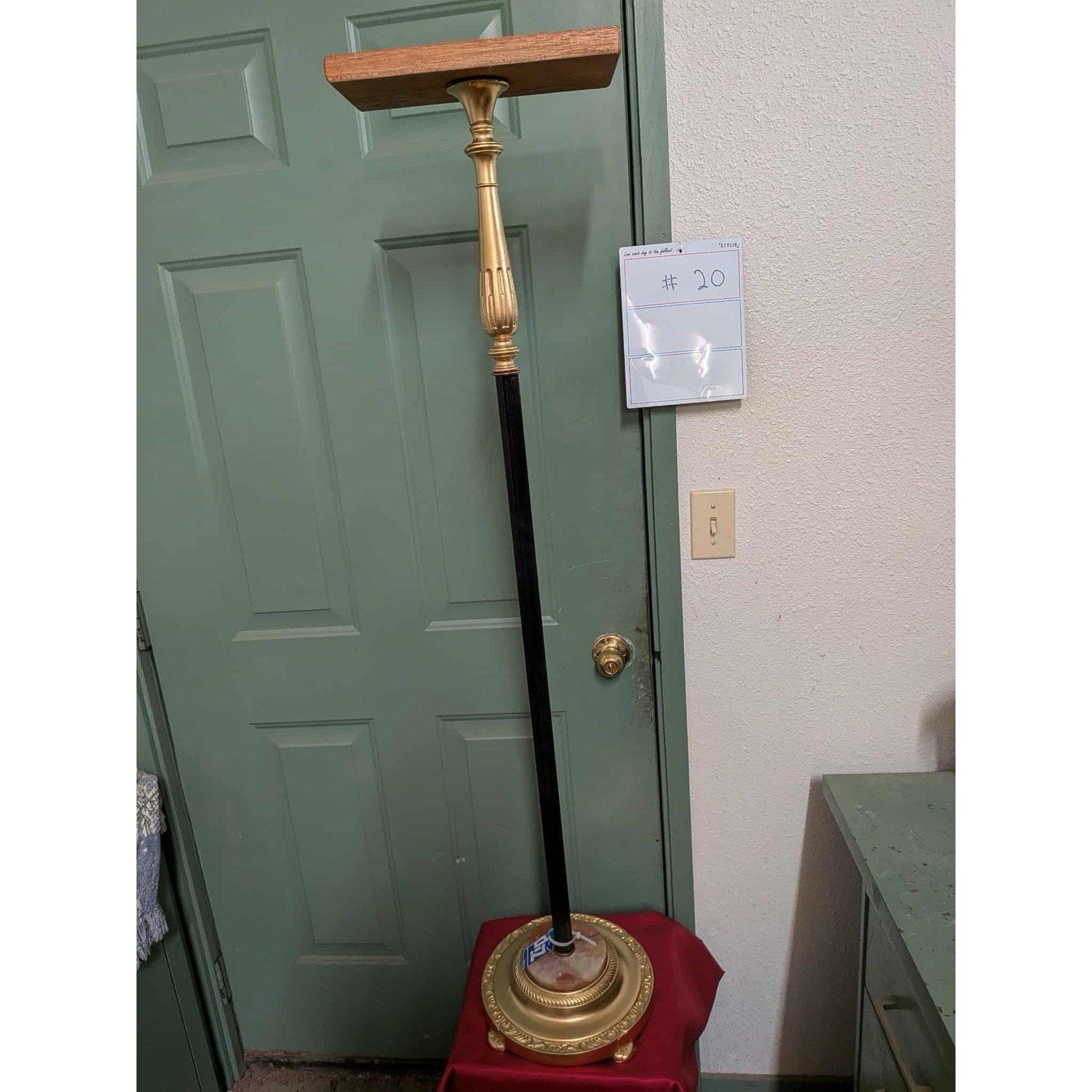 FHPATP2-Fancy stand for peacock or other bird mounts