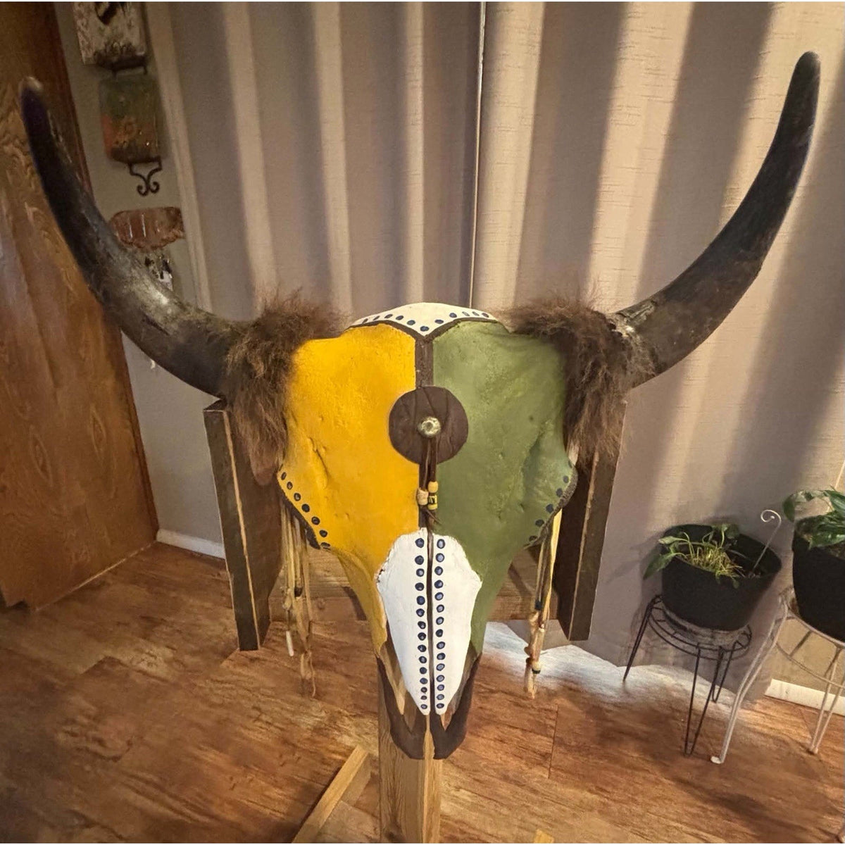 FHMMB1 - XXL Painted Buffalo / Bison Skull Taxidermy Mount