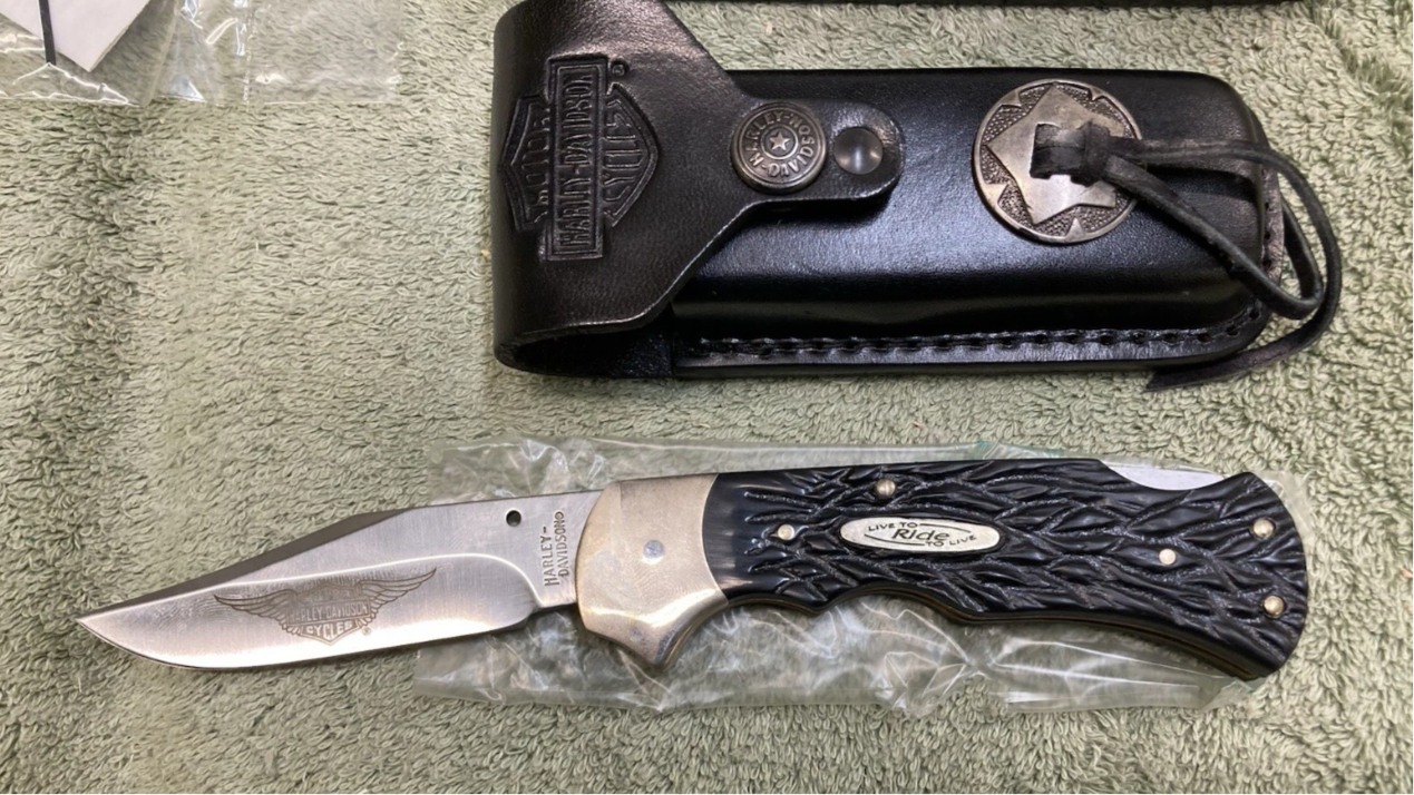 FHSUZ26 - New And Collectable Harley Davidson #1 Of 5000 Folding Knife!