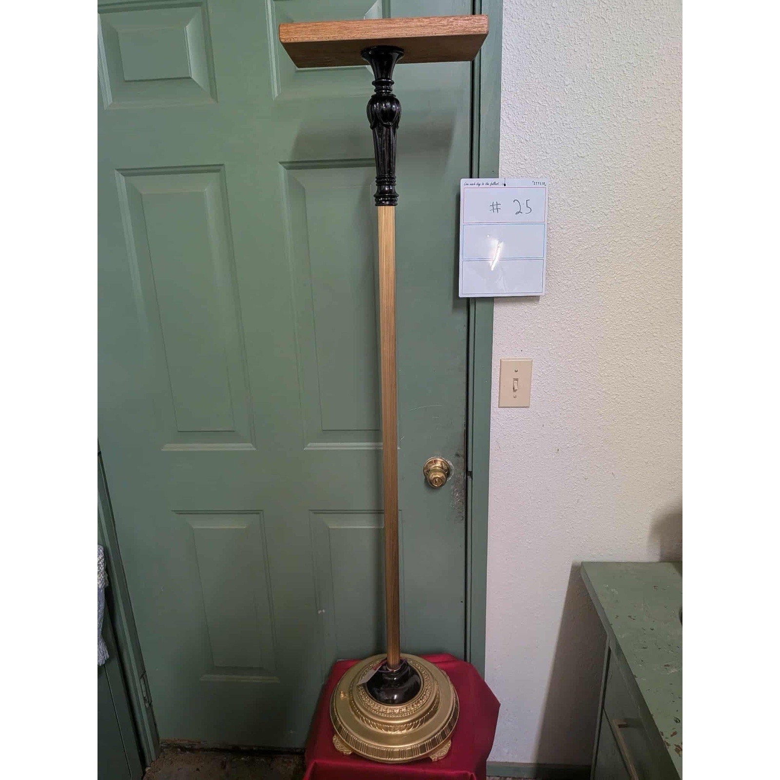 FHPATP2-Fancy stand for peacock or other bird mounts