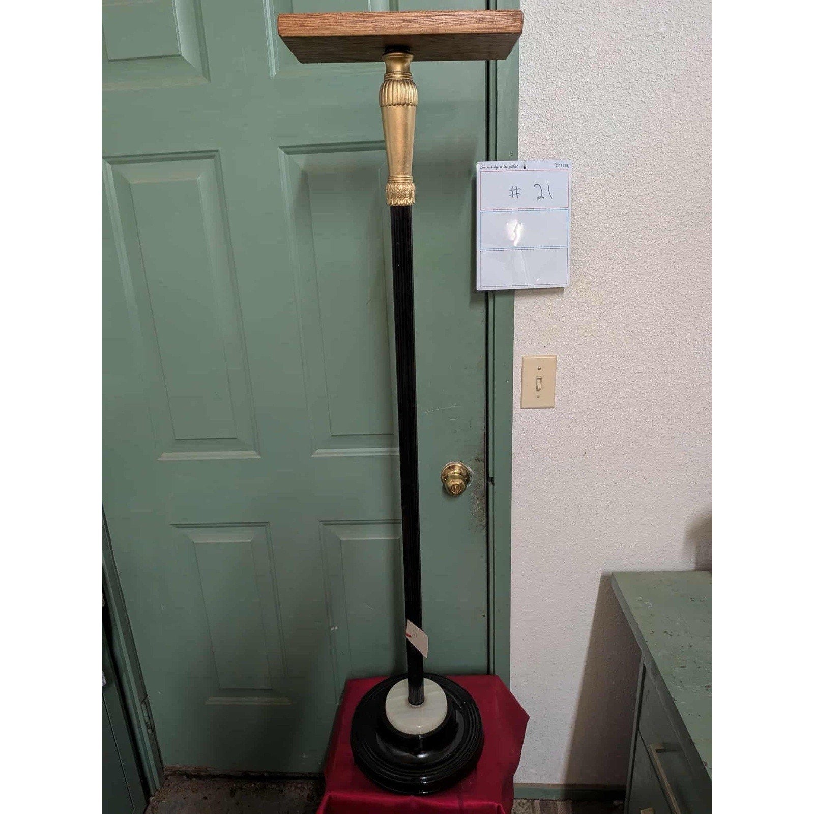 FHPATP2-Fancy stand for peacock or other bird mounts