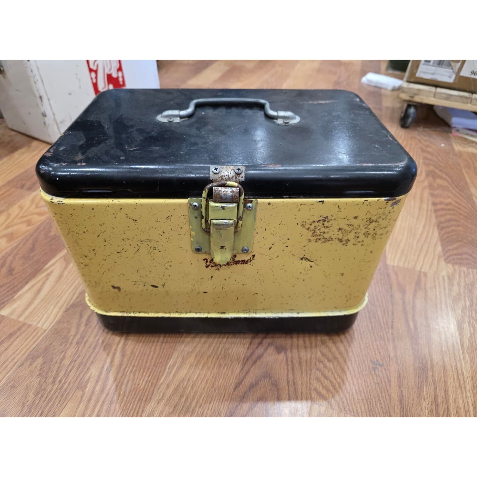 Fhaq3 - VTG Metal Vagabond Ice Chest Beverage Cooler – Brown & Yellow Retro Desi