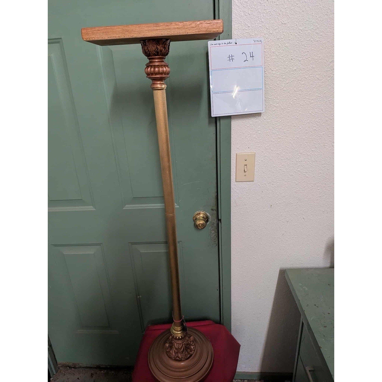 FHPATP2-Fancy stand for peacock or other bird mounts