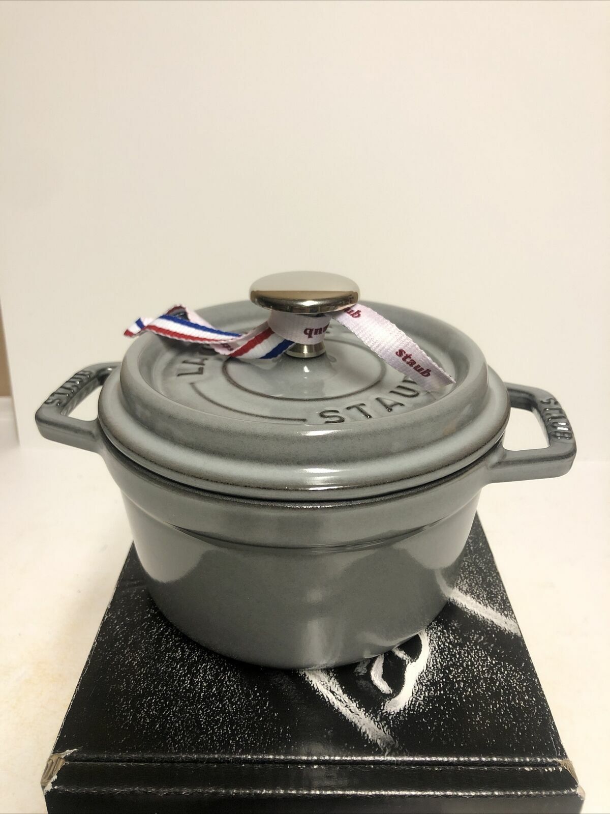 Staub Cast Iron 0.75-qt Round Cocotte