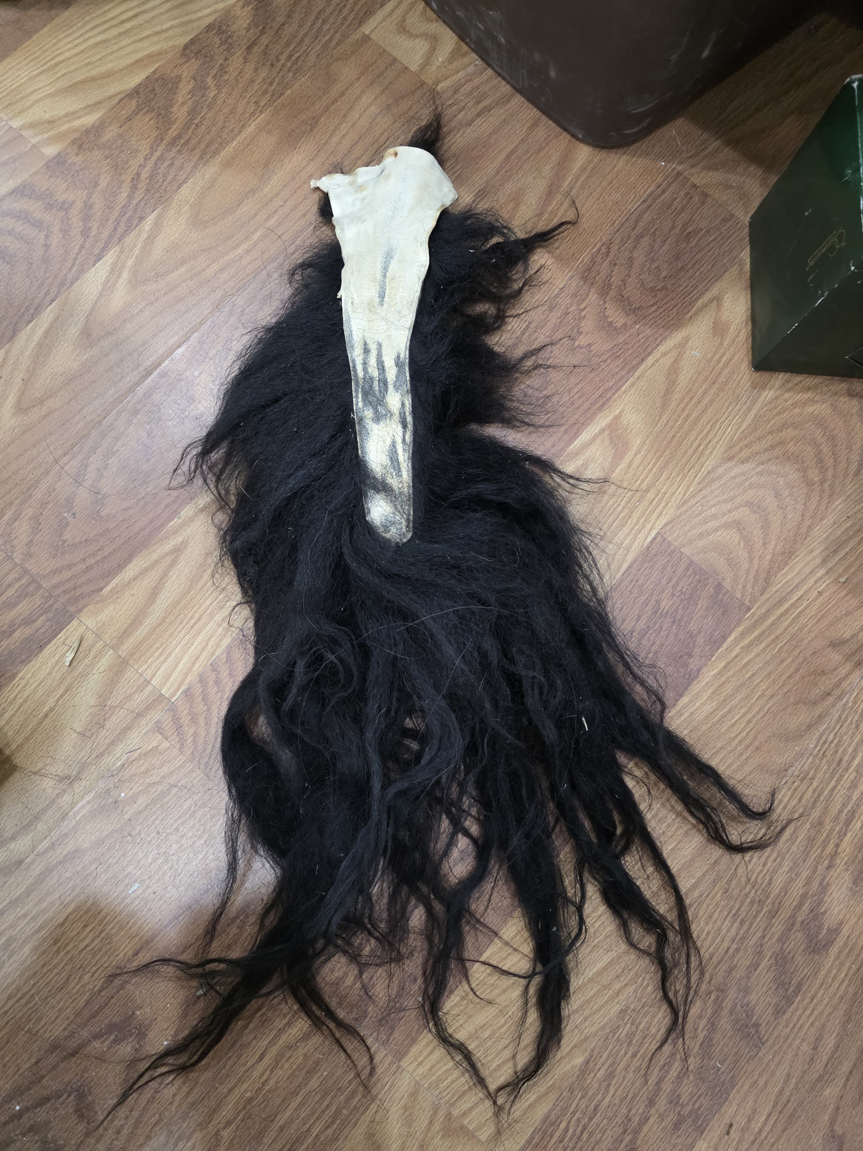JVTL15 - Yak Tail – 32” Rustic Decorative Display