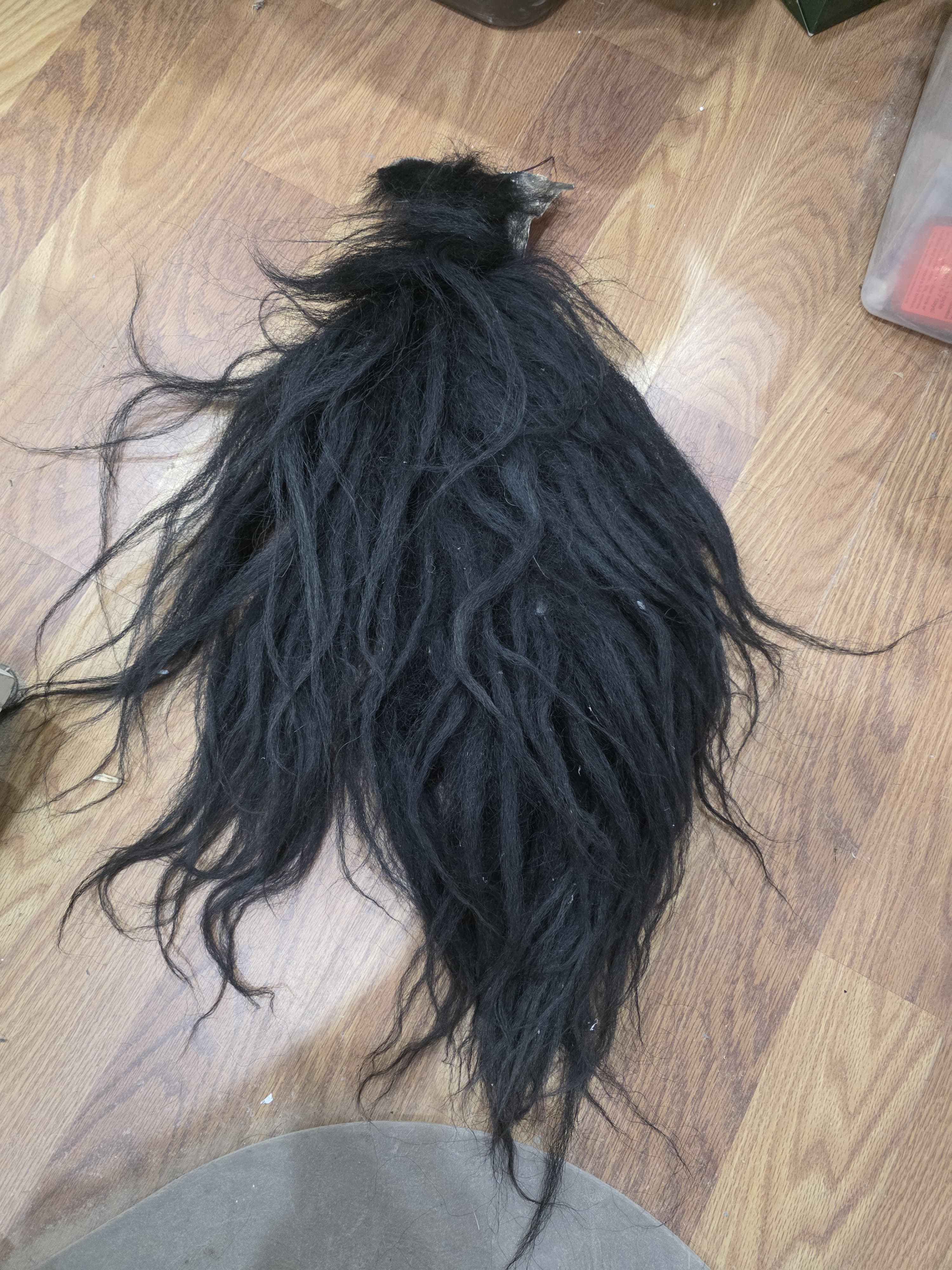 JVTL18 - Yak Tail – 33” Rustic Decorative Display
