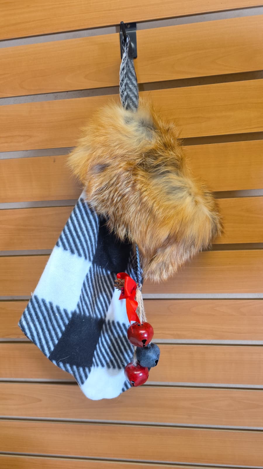 FHSUZ31 - Red Fox Hide – Door Hanger