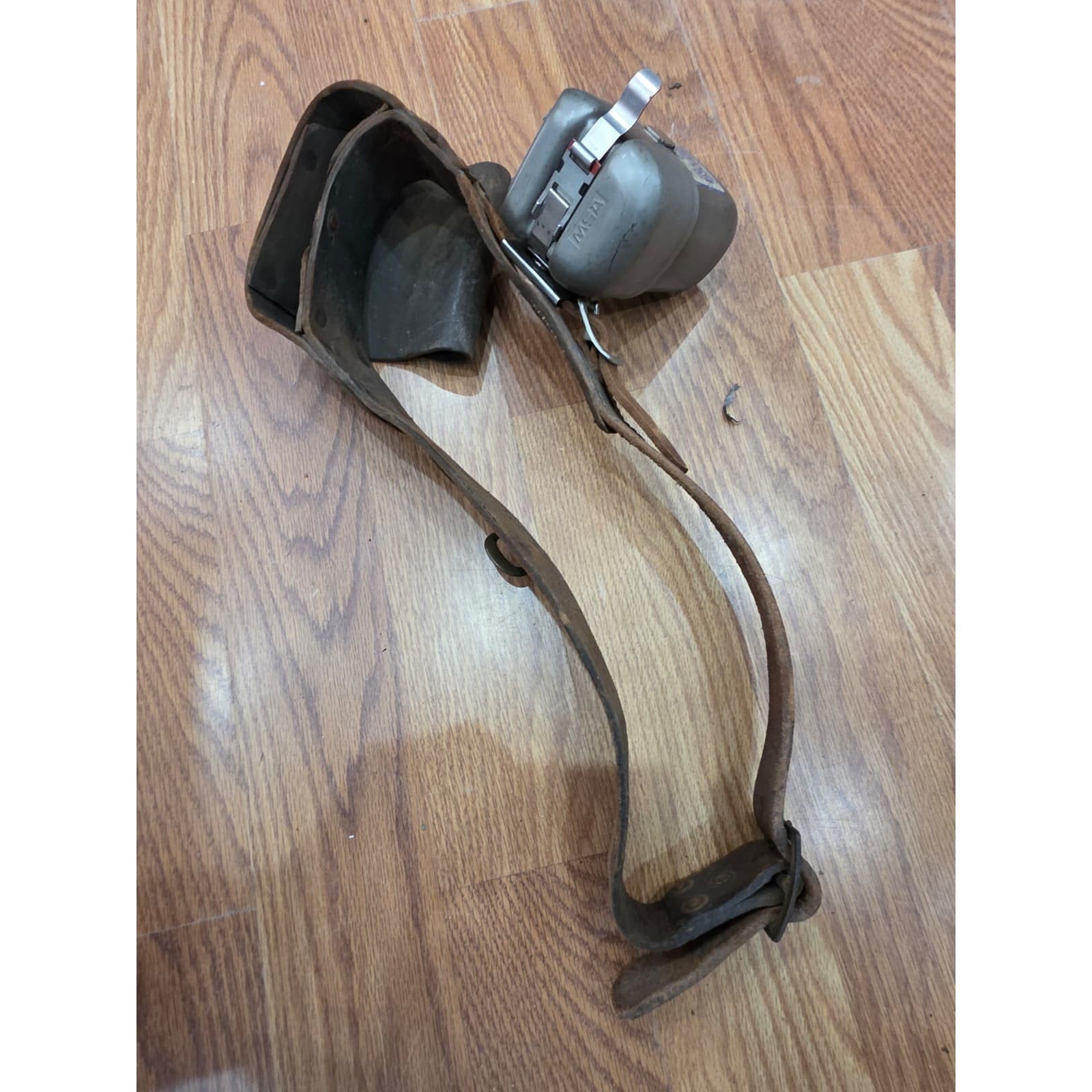Fhaq7 - VTG Permissible Respirator for Self Rescue – MSA on Leather Belt
