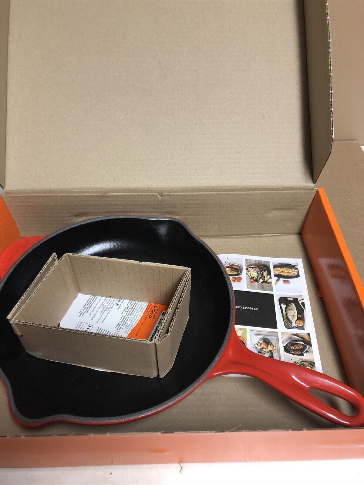 Le Creuset Signature Cast Iron 9 Inch Skillet, Cerise Red * NEW *