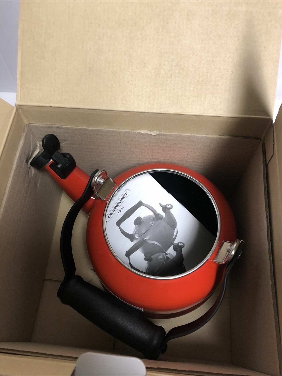 Le Creuset 1.25 Qt. Demi Kettle - Cherry Q9401-67 in retail box Unused